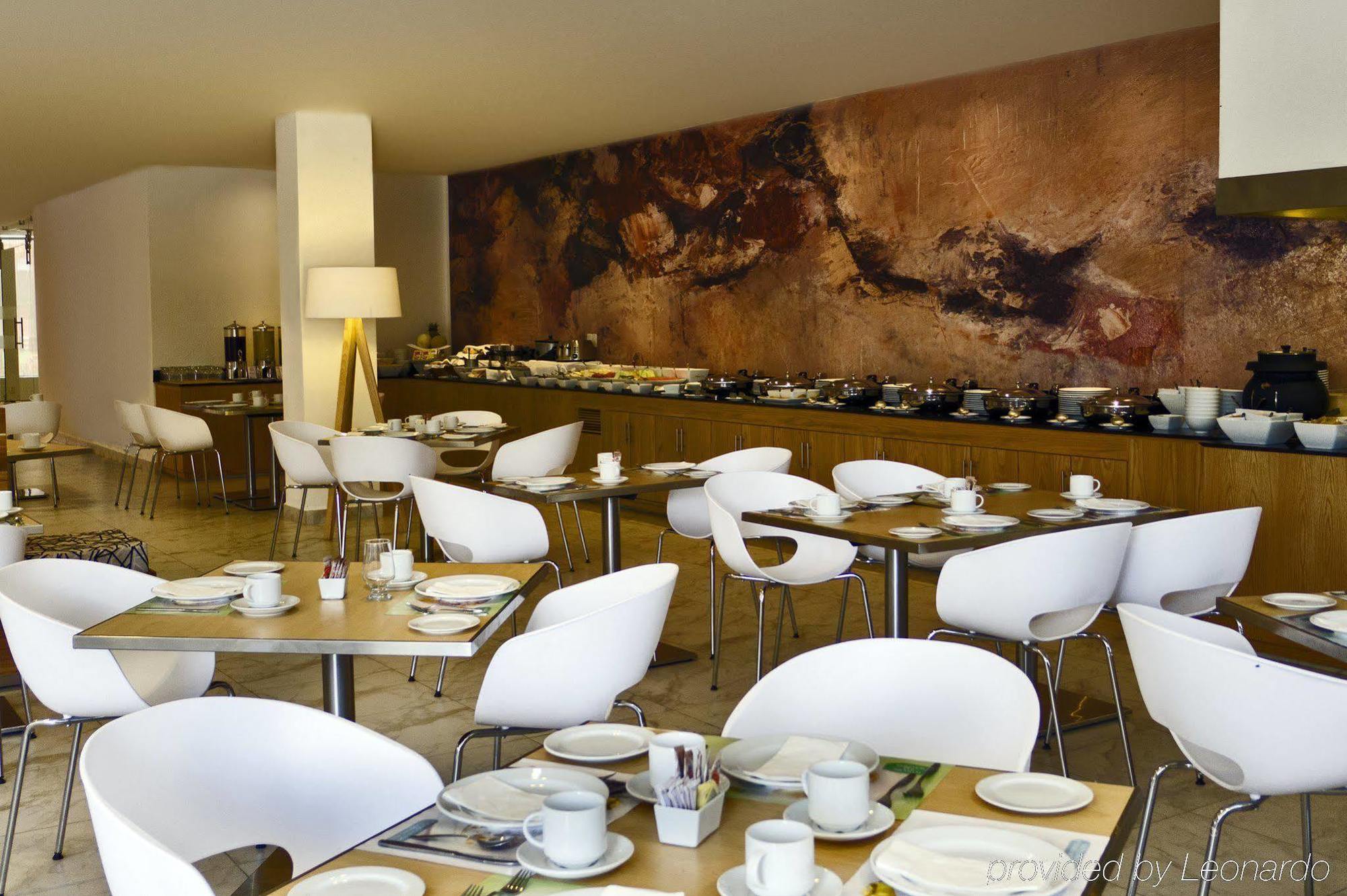 Fiesta Inn León Ristorante foto